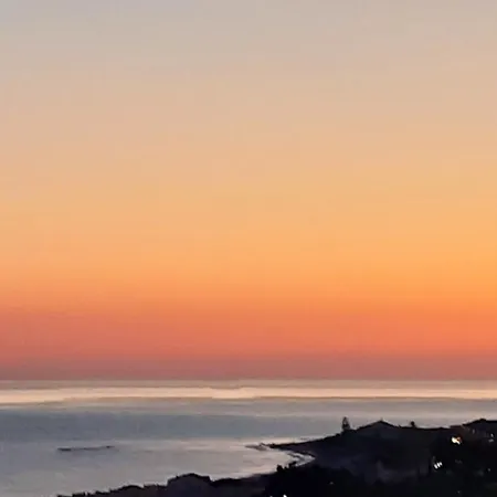 2 Bedrooms At 200 M Away From The With Sea View And Enclosed Garden * Brancaleone Marina