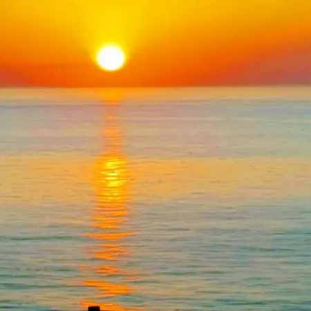 2 Bedrooms At 200 M Away From The With Sea View And Enclosed Garden Appartamento *