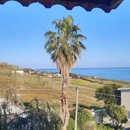 2 Bedrooms At 200 M Away From The With Sea View And Enclosed Garden Appartamento